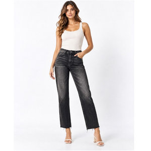 Jeans décontractés pour femmes, coupe déchirée, pantalon moderne taille haute avec ourlet brut, tissu durable et options personnalisées - Product Image 4