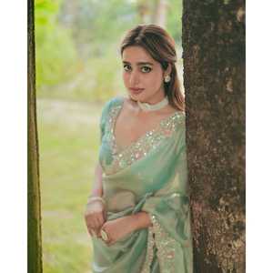 Saree de soirée avec broderie de séquence et de cordon - Product Image 3