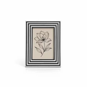 Marco de fotos de diseño con incrustaciones de resina y acabado brillante en resina, marco de fotos de MDF, marco para fotos a muy buen precio. - Product Image 5