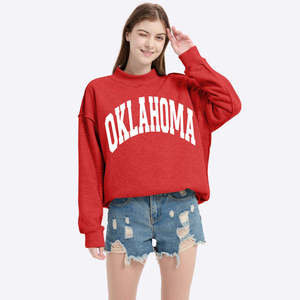เสื้อสเวตเชิ้ตโอคลาโฮมา วินเทอร์ ลอง ฟรอนท์ โลโก้ โอเวอร์ไซส์ สีแดง คอกลม พิมพ์ลายตัวอักษร ไหล่ตก ผ้าถัก คอตตอน ทรงพูลโอเวอร์ คอเต่า - Product Image 1