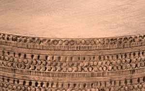 Mesa de Centro Redonda Moderna de Ratán Cromado Aura, Muebles Hechos a Mano para Sala de Estar, Marco de Madera Natural, Diseño Contemporáneo - Product Image 4
