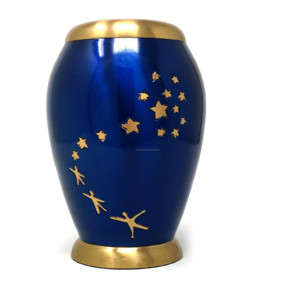 Urnes funéraires en laiton artisanales indiennes avec finition nickel et bleu au design rose pour urne à cendres humaines - Product Image 4