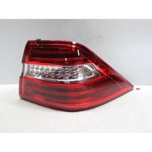 Feu arrière droit d'occasion pour Mercedes Classe M A1669063201 - Product Image 1