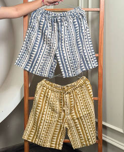 Venta al por mayor de pantalones cortos de pierna ancha de mezcla de algodón a rayas Chic bohemio de alta calidad con ajuste cómodo y borla de lazo en la cintura para Unisex - Product Image 5