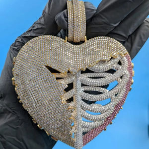 Joyería Unisex Elegante y Atemporal, Colgante Hip Hop con Diamante Moissanite, Plata de Ley 925, Chapado en Oro Amarillo y Rosa - Product Image 1