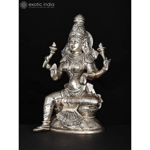 รูปปั้นเทพีลักษมีสี่แขน ขนาด 8 นิ้ว ทำจากทองเหลืองชุบเงิน งานประติมากรรมอันงดงามของเทพเจ้าฮินดูผู้ทรงอิสริยาภรณ์จากอินเดีย - Product Image 4