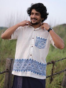 Camisa de Manga Corta de Algodón con Estampado Artesanal para Hombre, Blanca e Índigo con Estampado Dabu, Prenda Casual de Verano con Cuello y Botones - Product Image 3