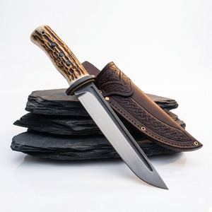 Cuchillo de Caza Hecho a Mano Personalizado, Hoja de Acero con Alto Contenido de Carbono, Mango de Cuero, Funda de Cuero, Uso en Exteriores - Product Image 5