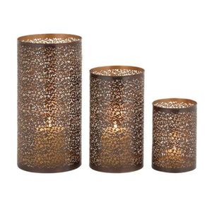 Portavelas decorativos de metal diseñados para realzar los espacios habitables con un brillo subtil, cálido y elegante. - Product Image 2