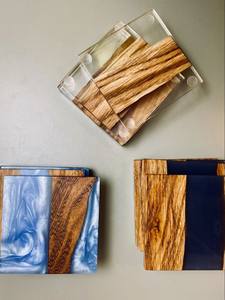 Posavasos de resina epoxi personalizados y madera maciza con patrón artístico de río para decoración moderna del hogar y la oficina - Product Image 1