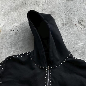 Sweat à capuche zippé noir personnalisé coupe droite pour homme, en molleton 100% coton épais, coupe-vent, avec strass et rivets, idéal pour l'hiver - Product Image 5