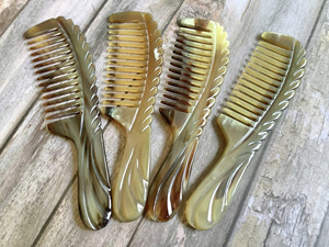 Peigne artisanal en corne naturelle, outil traditionnel de massage du cuir chevelu, soin des cheveux, conception anti-statique pour cheveux épais, toilettage professionnel - Product Image 2