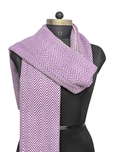 Estola Morada en Zigzag para Mujer, Bufanda de Lana Acrílica Hecha a Mano de 28x80 Pulgadas, Chal Envolvente de Fibra Suave de Alta Calidad - Product Image 3