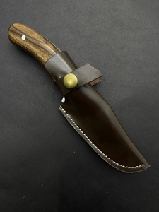 Cuchillo de caza y camping con mango de madera de nogal, hoja fija de acero inoxidable, borde parcialmente dentado, ligero. - Product Image 6