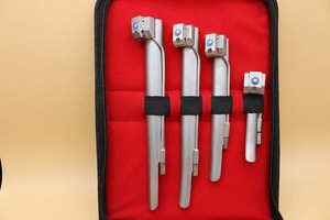 Ensemble de laryngoscopes avec batterie rechargeable, lames pédiatriques en acier inoxydable, certifié CE, instrument professionnel de classe II - Product Image 2