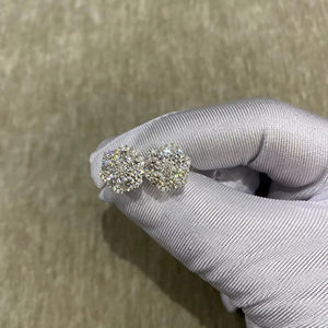 Pendientes de botón con diseño de copo de nieve con moissanita VVS de corte redondo certificados por GRA en plata 925, pendientes minimalistas con diamantes para ideas de regalo. - Product Image 1