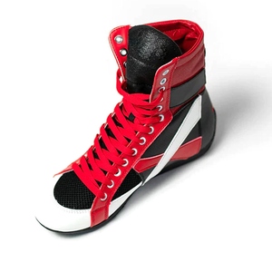 Zapatos de Boxeo Personalizados de Caña Alta para Hombre, Botas de Lucha Libre de Cuero Genuino Rojo y Negro con Parches, Antideslizantes, para Entrenamiento de Combate, Venta al Por Mayor - Product Image 4
