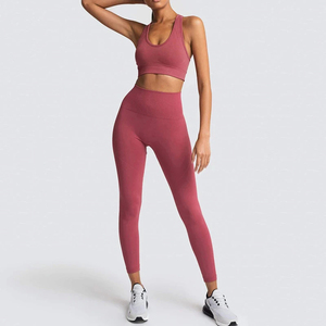 Ensemble de yoga personnalisé pour femme : haut court dos nageur et leggings taille haute, 2 pièces, extensible et respirant, tenue d'entraînement, fabricant OEM - Product Image 1