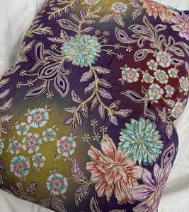 Tela de peso medio, pura, natural, teñida con crepé, con patrón, fuertemente bordada, transpirable, de secado rápido y ecológica para prendas de vestir y el hogar. - Product Image 3