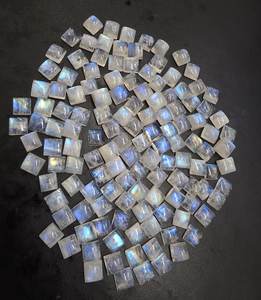 พลอยมูนสโตนสีรุ้งธรรมชาติทรงสี่เหลี่ยมแบบคาโบชอง เกรด AA พลัส ขนาดมาตรฐาน สำหรับทำเครื่องประดับ - Product Image 2