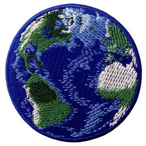 Patch brodé circulaire Terre, à coudre, en toile écologique, appliqué fait main, décoration personnalisée, cadeau - Product Image 1