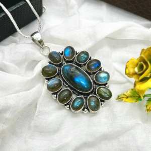 Colgante de Labradorita Azul Brillante, Plata de Ley 925, Colgante de Flor Hecho a Mano, Joyería de Piedras Preciosas Naturales, Regalo de Navidad - Product Image 2