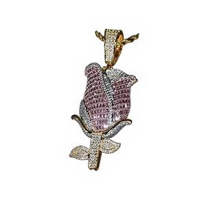 Pendentif Fleur de Rose Sertie de Pierres pour Hommes avec Moissanite et Pierres Roses et Blanches en Bijoux de Luxe Plaqué Rhodium - Product Image 4