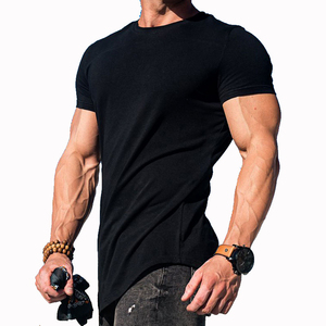 T-shirt de sport pour homme, coupe ajustée, léger, respirant, éco-responsable, évacuant l'humidité, pour la course à pied, la gym et les entraînements. - Product Image 6