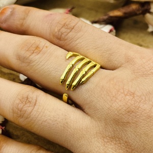 Nueva Llegada Anillo de Latón con Diseño de Esqueleto y Garras Góticas para Mujer, Chapado en Oro de 18k, Joyería Gótica para Mano, Venta al por Mayor/OEM/ODM - Product Image 3