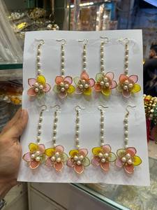 ชุดเครื่องประดับมงกุฎดอกไม้ประดับมุกทำมือ สำหรับงานแต่งงาน งานสังฆีต และงานฮัลดี |   ของขวัญตอบแทน เครื่องประดับผม |   10 ชิ้นต่อแพ็ค - Product Image 3