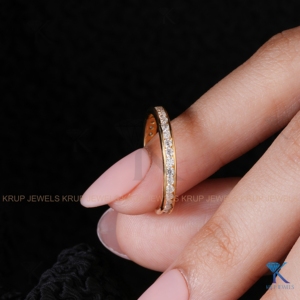 แหวนแต่งงานทองคำขาว 14K ประดับเพชรทรงกลมเพาะเลี้ยงในห้องปฏิบัติการ ดีไซน์แบบ Eternity สามารถสวมซ้อนกันได้ เหมาะสำหรับเป็นแหวนครบรอบสำหรับผู้หญิง เครื่องประดับเจ้าสาว - Product Image 3