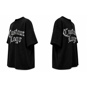 Camiseta Negra Extra Grande con Letras Góticas Personalizadas con Pedrería |   Camiseta Gráfica Sparkle Crystal Streetwear |   Moda para Hombre y Mujer - Product Image 2