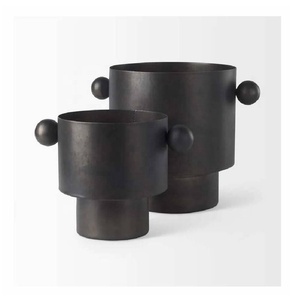 Venta caliente Novedad moderna Jarrón de metal de hierro fundido Juego de 2 Jarrón de mesa moderno de metal Florero de hierro costero en precio al por mayor - Product Image 3