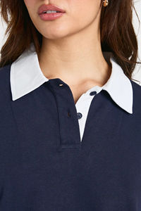 เสื้อผู้หญิงลำลองผ้าฝ้าย 100% ขายส่ง ปักโลโก้ได้ คอเสื้อตัดกันแบบโอเวอร์ไซส์ ตกแต่งด้วย Appliques เป็นมิตรกับสิ่งแวดล้อม เหมาะสำหรับฤดูร้อน รับสั่งทำ - Product Image 3