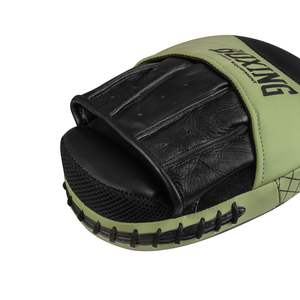 Mitaines de frappe incurvées en cuir PU avec logo personnalisé pour la boxe, l'entraînement MMA, le kickboxing, le Muay Thai et les arts martiaux - Product Image 2