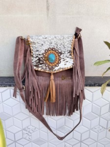 Bolso de mano de diseñador único de ante y cuero con flecos, estilo western con pelo de animal, bandolera con gemas y piedras para mujer, bolso de diseñador único - Product Image 3