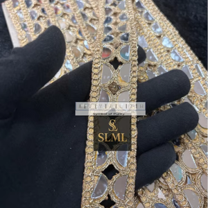 Ribete de encaje de red con trabajo de espejo y hilo dorado para decoración de saris, lehengas, blusas y prendas nupciales - Product Image 3