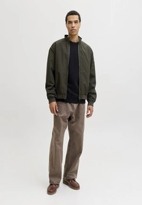 Men's Olive Green Bomber <b>Jacket</b> Solid Color Zipper Closure Stand Collar Casual Style Polyester Windproof Autumn Wear - Product Image 1