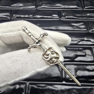 Pin de Kilt Escocés de Plata de Ley Vintage con Diseño de Espada Claymore y León, 71 mm de Largo, Metal de Alta Calidad para Usar con Tartán - Product Image 3
