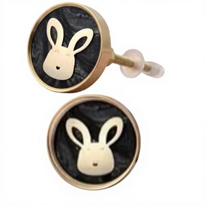 Bouton de meuble rond en laiton motif lapin, design marbre noir, poignée de tiroir contemporaine, accessoire de mobilier moderne et durable pour enfants - Product Image 6
