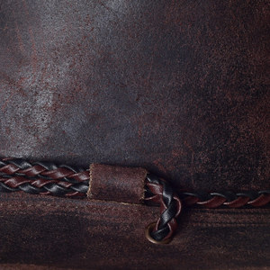 หมวกคาวบอยสีน้ำตาลสไตล์ออสเตรเลีย คุณภาพสูง ทำจากหนังอย่างดี พร้อมสายรัดคู่ เหมาะสำหรับการเดินทางกลางแจ้ง ปีกหมวกกว้าง - Product Image 3