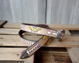 เข็มขัดหนังวัว unisex คุณภาพพรีเมี่ยมทำด้วยมือดีไซน์ตะวันตกเครื่องมือที่ซับซ้อน - Product Image 1