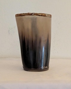 Verres à shot Viking personnalisés en corne de buffle naturelle gravée, polis, écologiques, faits à la main, pour Noël, bière, miad, amour - Product Image 1