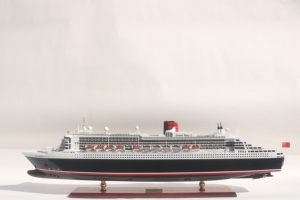 EDICIÓN ESPECIAL - Maqueta de Barco Transatlántico de Madera QUEEN MARY 2 - Hecho a Mano, Listo para Instalación R/C, Personalizable - Product Image 2