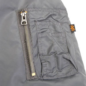 Chaqueta bomber de moda con diseño elegante y ajuste cómodo. Ideal para atuendos de estilo urbano. - Product Image 6