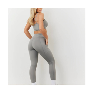 Ensemble de sport pour femmes en gros, tenue de fitness et d'entraînement, avec soutien-gorge torsadé à l'avant et legging taille haute à effet ventre plat - Product Image 3