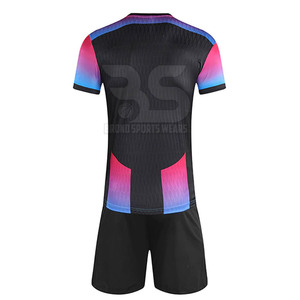 Tenue de football respirante, séchage rapide, légère, vêtements d'entraînement athlétique, équipement de performance durable et confortable - Product Image 2