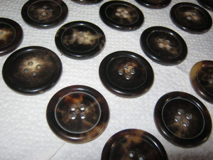 Botones de Cuerno 100% Genuinos de Calidad Premium Ecológicos y Sostenibles, Hechos a Mano con Cuerno de Búfalo Natural, Acabado Liso y Pulido, Duraderos y Rústicos - Product Image 5