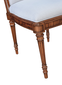 Fauteuil de luxe en bois massif sculpté à la main, chaise de salle à manger élégante avec dossier rembourré en ruban pour projets hôteliers et villas de luxe 1404443 - Product Image 5