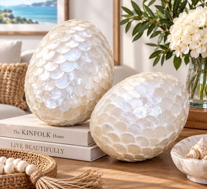 Ornements d'œufs de Pâques en coquille de capiz faits à la main en gros pour décorations et événements de fête de Pâques - Product Image 3